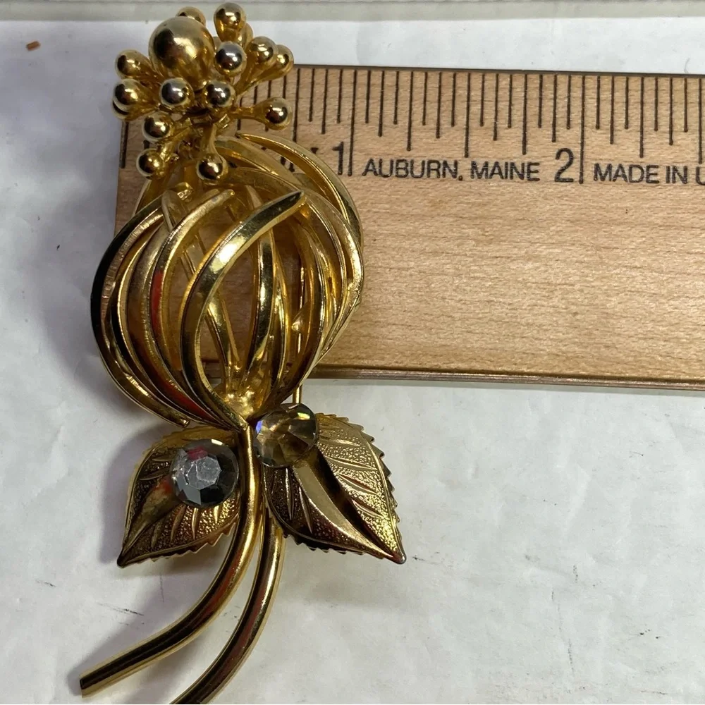 Vintage Warner New York Gold Tone Flower Brooch with Rhinestones